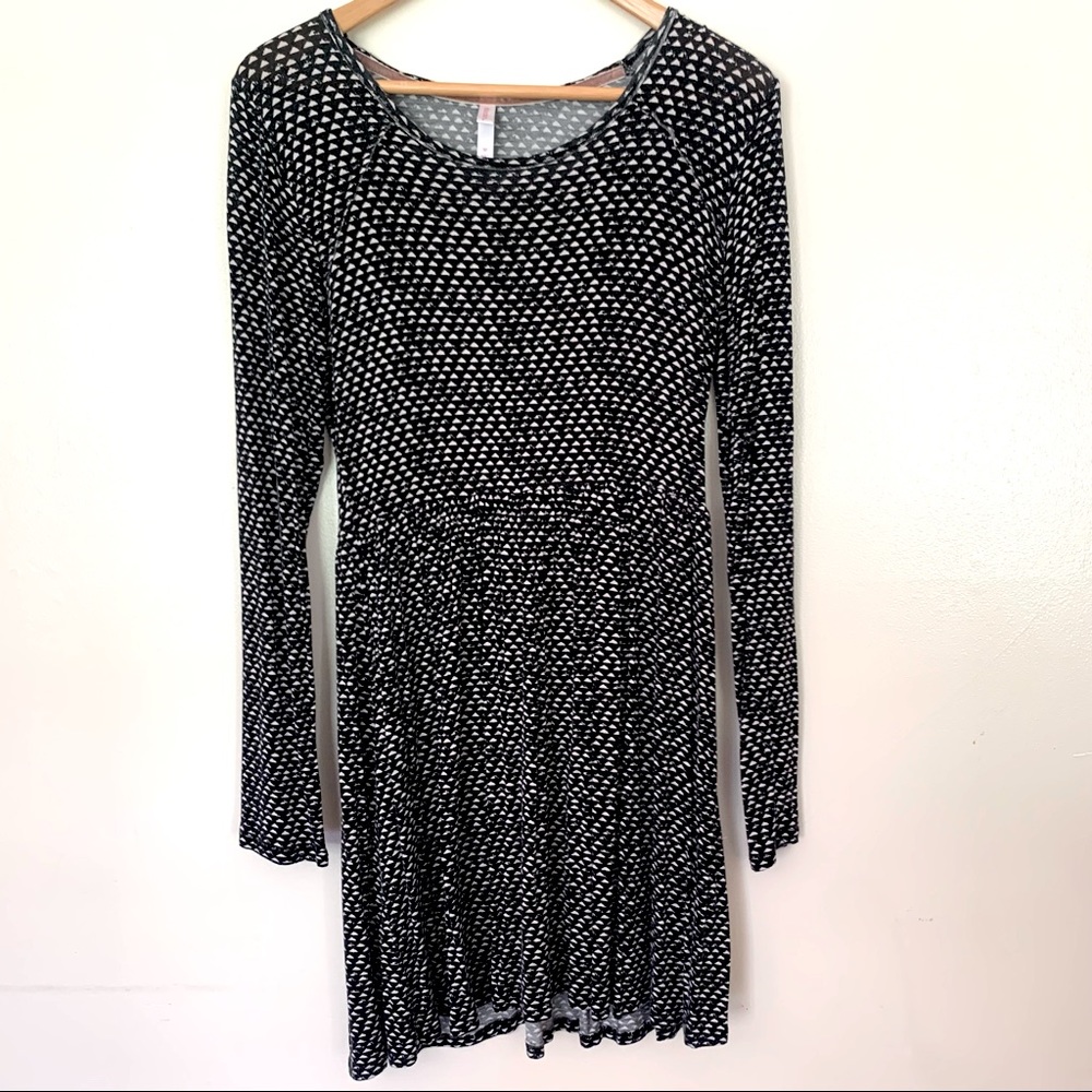 Xhilaration stretchy long sleeve dress size M medium